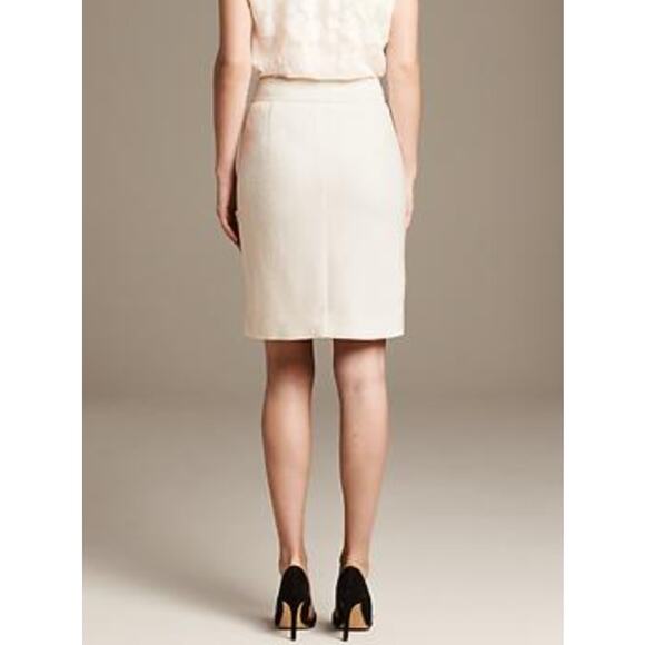 Banana Republic Boucle Side Zip Skirt Cream Exposed Zip Lined Work Office NWT - Picture 3 of 9